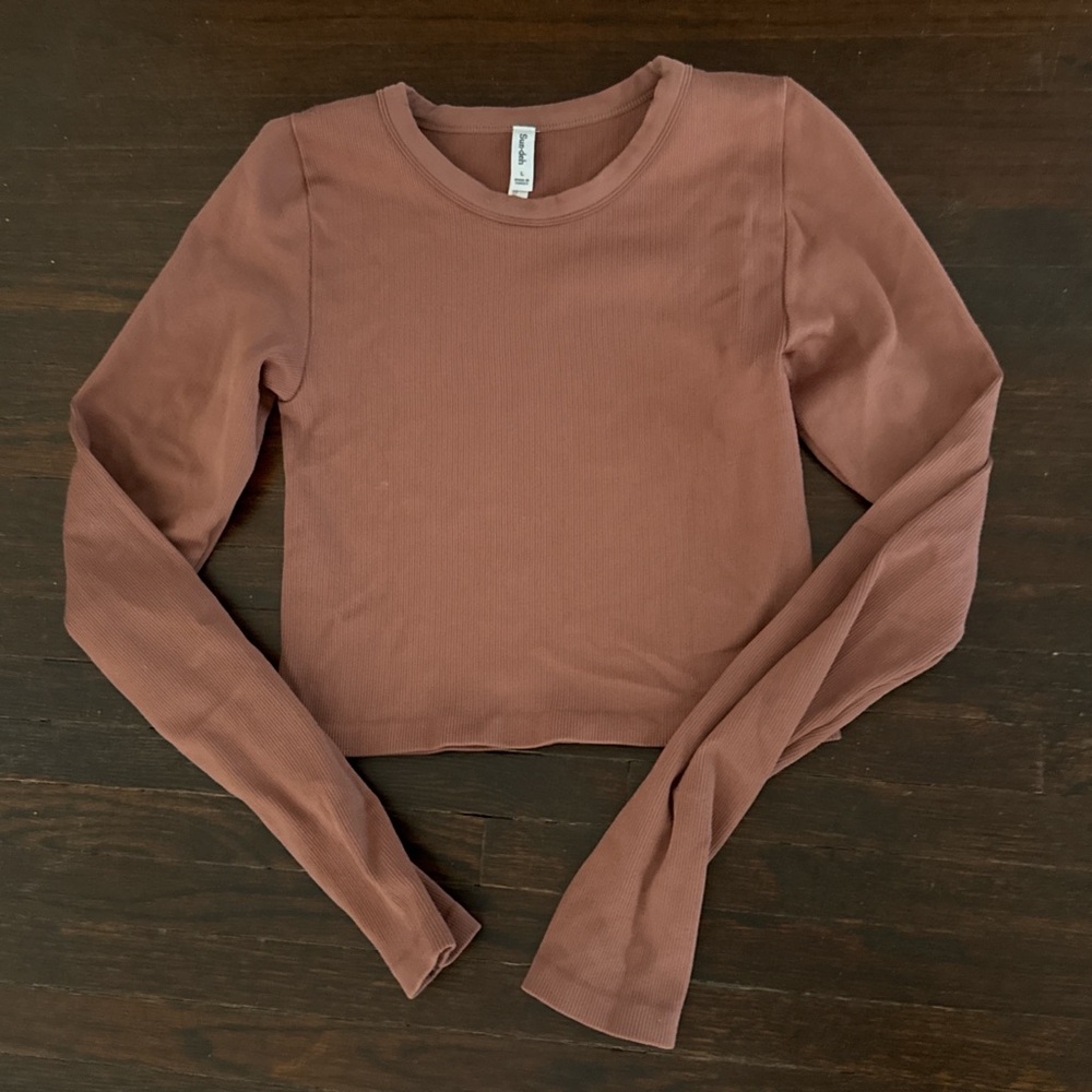 Aritzia Sunday Best Sun-Deh Cropped Long Sleeve Rib Shirt